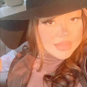 Meet your Posher, Blanca